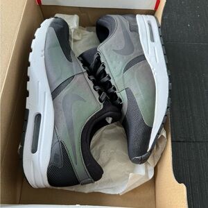 Air Max Zero Se Youth Sz 6.0 Same As Woman 7.5 Black Wolf Grey